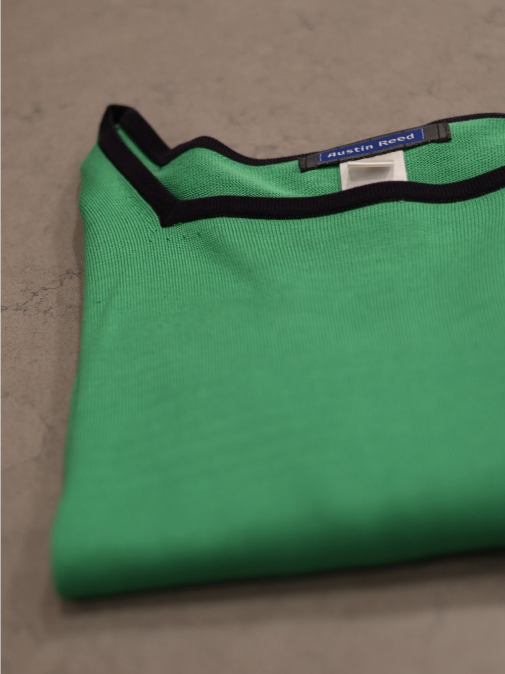 Austin Reed 100% Silk Green Knit Sweater Black Trim Size M - Picture 3 of 7
